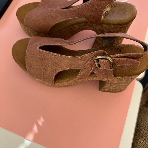 LIKE NEW!!! Blowfish Malibu Strappy Heels - Picture 3 of 4